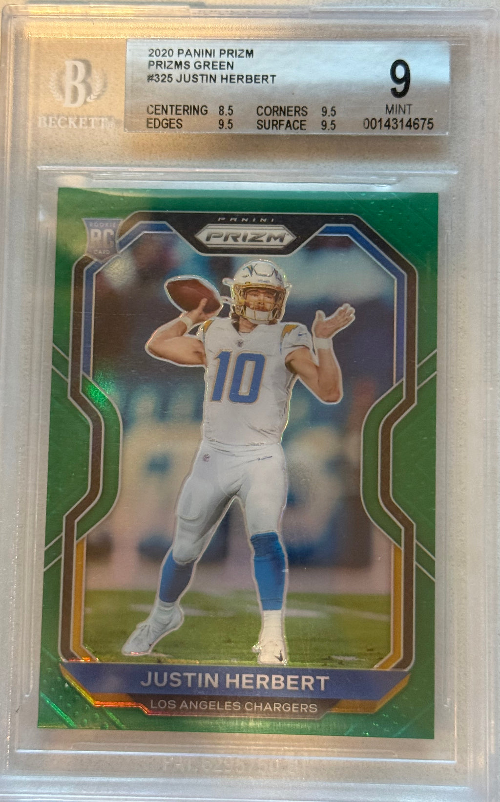 2020 Panini Prizm Prizms Green #325 Justin Herbert MINT 9